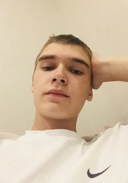 Руслан из Луганска, ищу на сайте приятное времяпровождение