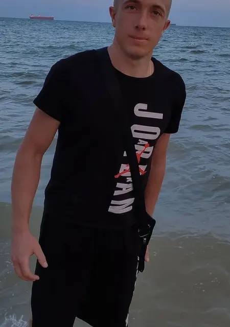 Я Евгений, 32, из Кропивницкого, ищу знакомство для приятного времяпровождения