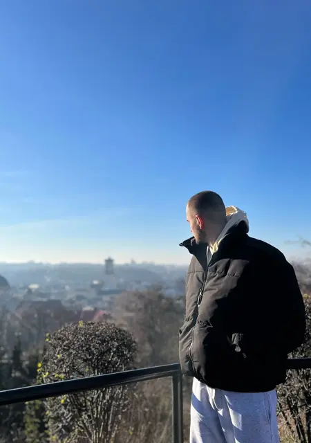 Андрей из Житомира, мне 21, познакомлюсь для совместных путешествий