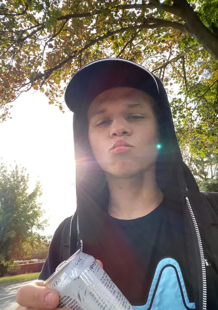 Marat из Познани, мне 21, познакомлюсь на одну ночь