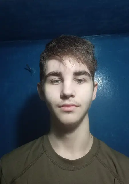 Я Ярослав, 21 років, знайомлюсь для постійних стосунків у Миколаєві