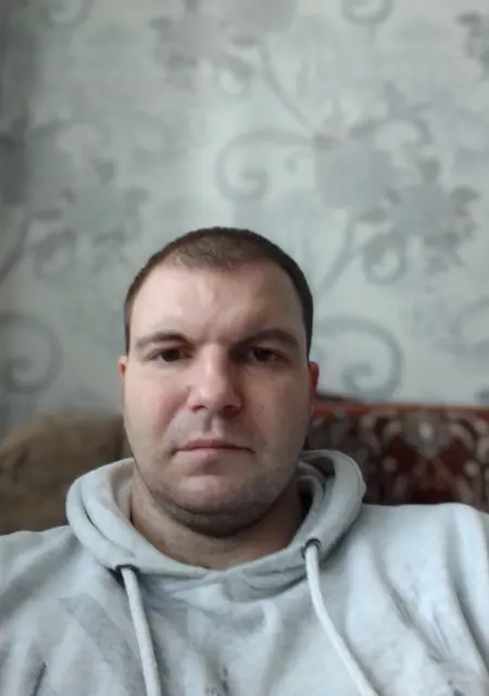 Я Денис, 34, из Чернигова, ищу знакомства без обязательств