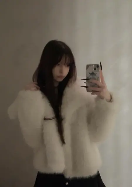 Ксюшка из Минска, мне 18, познакомлюсь на одну ночь