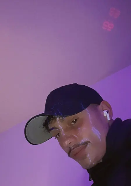 Я Pascal, 21, из Мюнхена, ищу знакомство для приятного времяпровождения