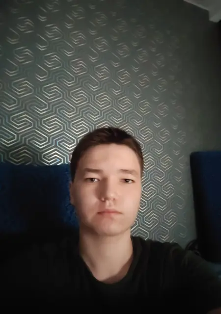 Я Максим, 19, из Днепра, ищу знакомства на одну ночь