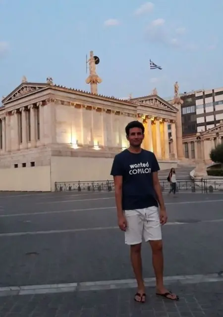 Shahram из Афин, мне 34, познакомлюсь