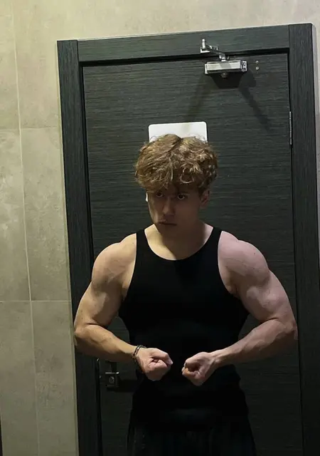 Я Тимофей, 22, знакомлюсь без обязательств в Амстердаме