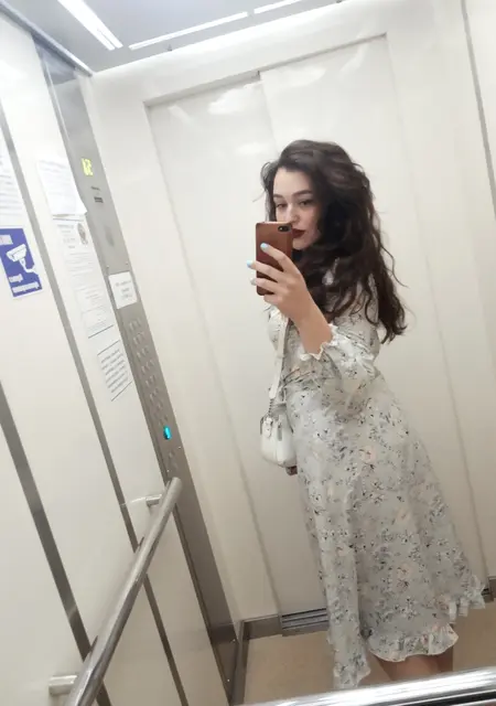 Я Yuliya, 23, из Броваров, ищу знакомства без обязательств