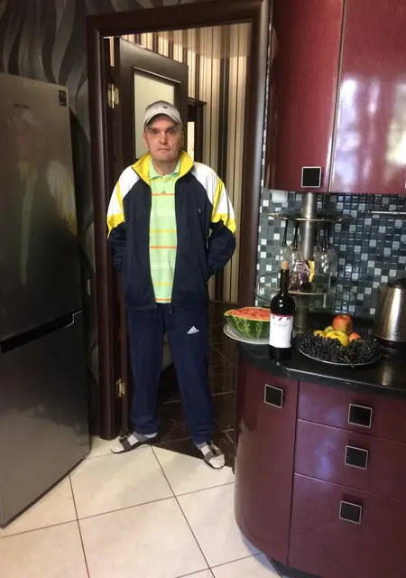 Я Юрий, 44, из Павлограда, ищу знакомство для дружбы