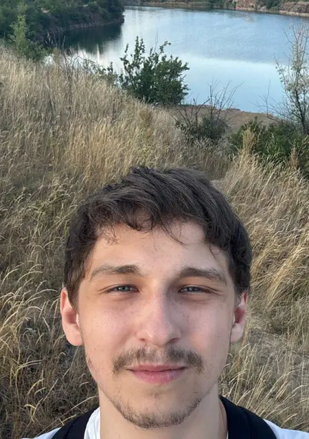 Я Слава, 23, из Первомайска, ищу знакомство для общения