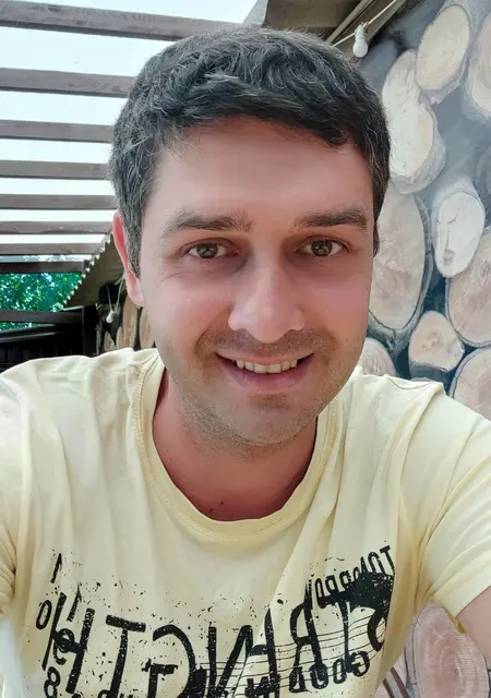 Виталий з Кривого Рогу, шукаю на сайті приємне проведення часу