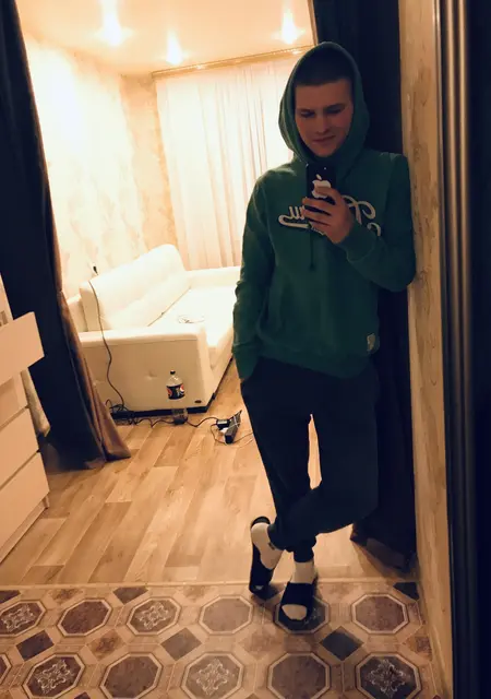 Я Владислав, 27, из Бобруйска, ищу знакомства без обязательств