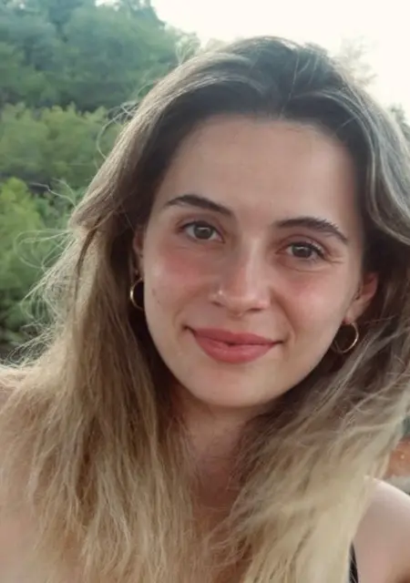 Я Defne, 22, знакомлюсь для вирта в Стамбуле