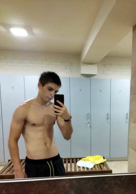 Yurii from Swindon, 22 years old, ready to meet for chat