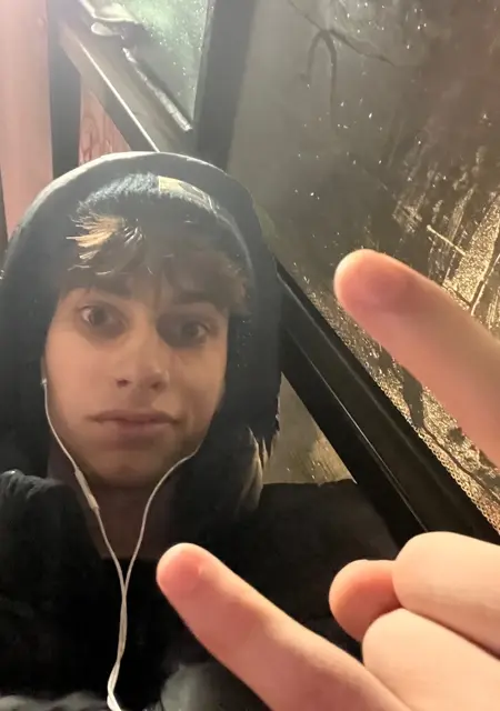 Яша из Парижа, ищу на сайте знакомства на одну ночь