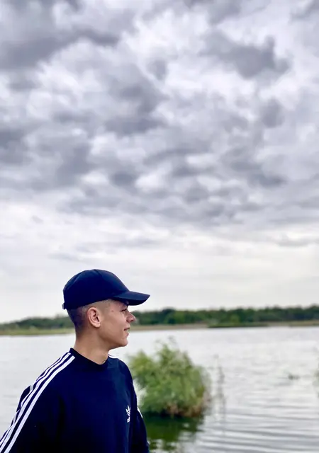 Я Витя, 24, из Кривого Рога, ищу знакомство для постоянных отношений