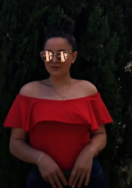 Я Aleksandra, 23, из Сан-Феличе-а-Канчелло, ищу знакомство для постоянных отношений