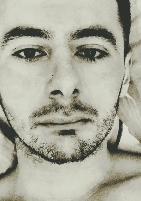 Александр из Черновцов, мне 28, познакомлюсь для общения