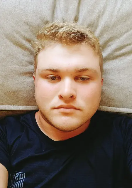 Я Алексей, 21, знакомлюсь без обязательств в Караганде