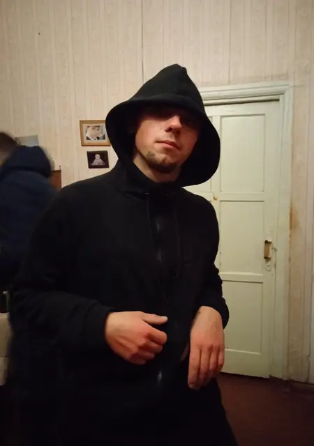 Максим из Конотопа, мне 24, познакомлюсь без обязательств