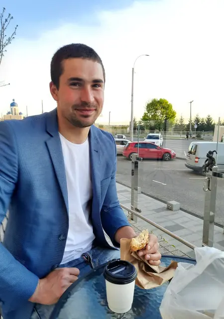 Vova из Черновцов, ищу на сайте знакомства без обязательств