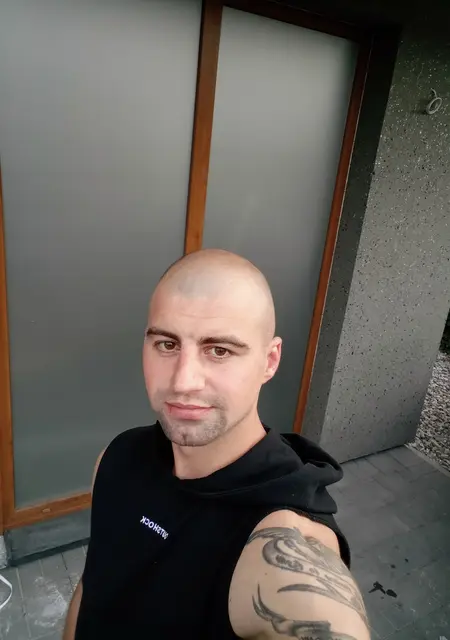 Я Саша, 31, знакомлюсь без обязательств в Варшаве