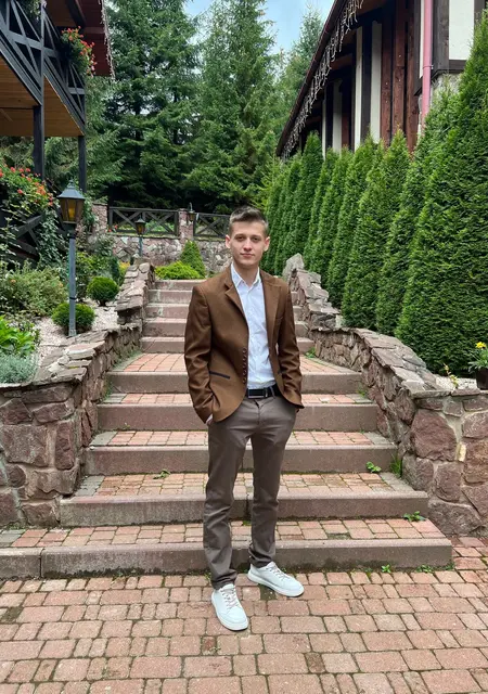 Коля з Чернівців, шукаю на сайті знайомства на одну ніч