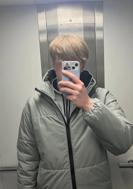 Дима из Винницы, мне 21, познакомлюсь на одну ночь