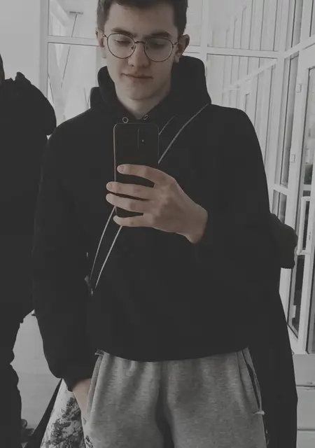 Я Роман, 19, знакомлюсь без обязательств в Киеве