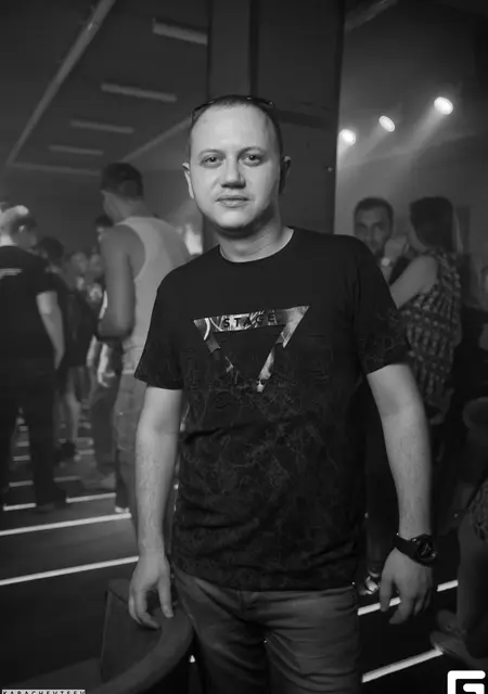 Дмитрий из Донецка, ищу на сайте знакомства на одну ночь