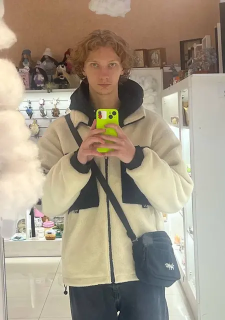 Я Илья, 21, из Минска, ищу знакомства без обязательств