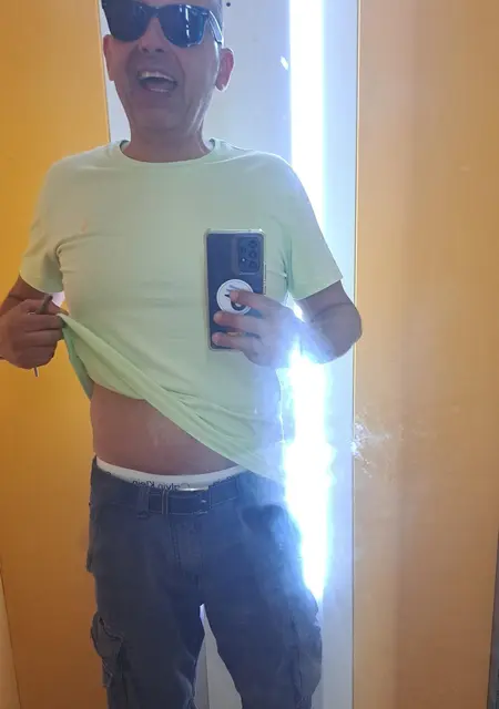Soy Antonio Esca, 53 años de Madrid, busco conocer gente para relación sin ataduras