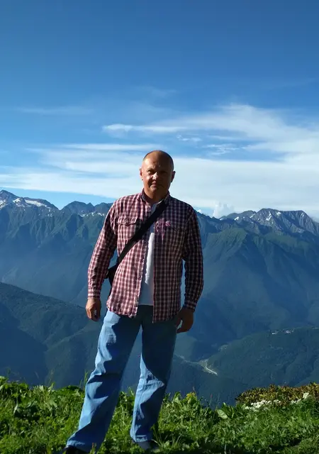 Я Александр, 25, знакомлюсь для приятного времяпровождения в Горловке