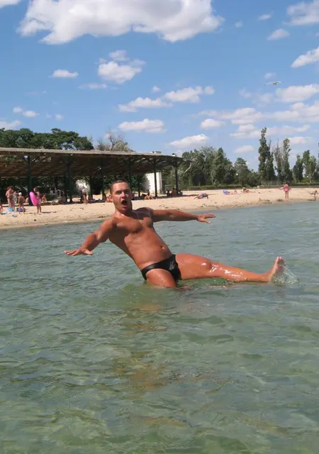 Я Алекс, 42 років з Дніпра, шукаю знайомство для приємного проведення часу