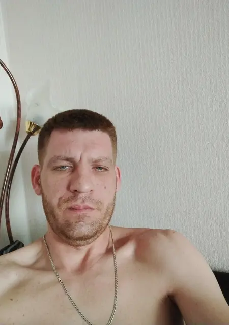 Я Артём, 39, из Луганска, ищу знакомства на одну ночь