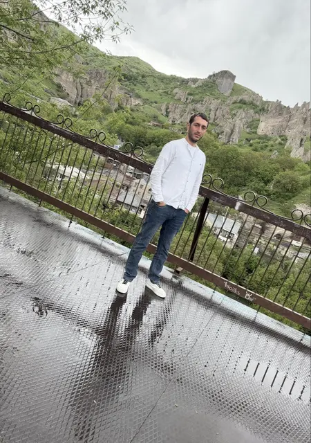 Я Paruyr, 28, знакомлюсь для общения в Ереване