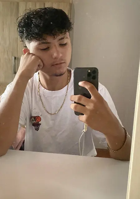 Я Isaac, 19, из Блуменау, ищу знакомства без обязательств