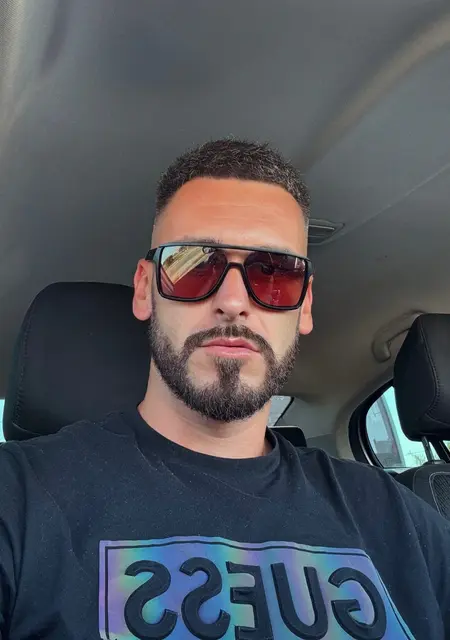 Я Денис, 34, знакомлюсь для постоянных отношений в Кракове