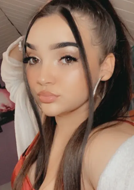 Natalie из Праги, ищу на сайте общение