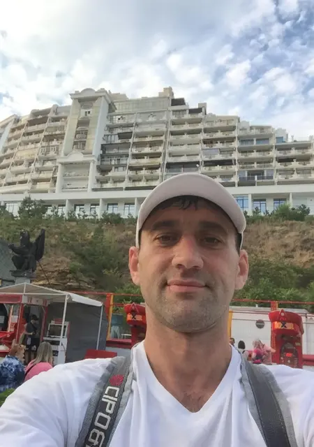 Я Artem, 40 років, знайомлюсь без зобов'язань у Києві