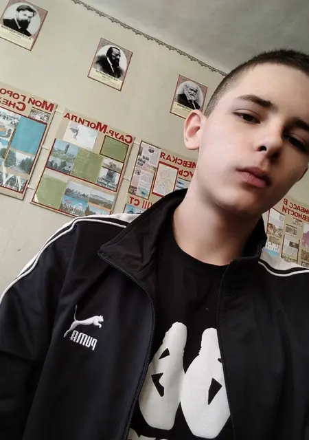 Я Савва, 24 років, знайомлюсь на одну ніч у Сніжне