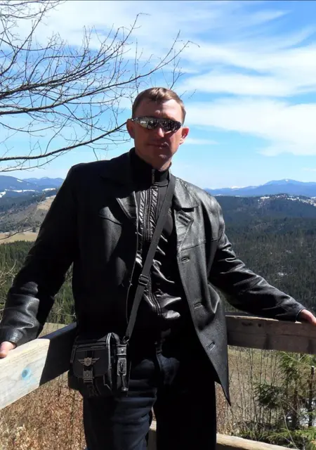 Влад з Павлограда, мені 43 років, познайомлюсь без зобов'язань