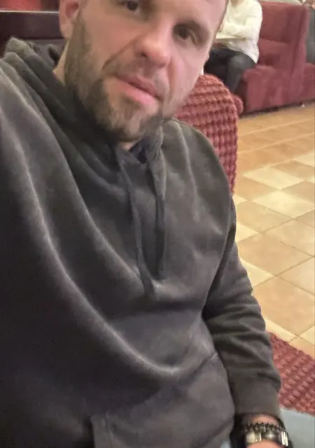 Я Володимир, 35 років, знайомлюсь для відкриті стосунки у Хмельницькому