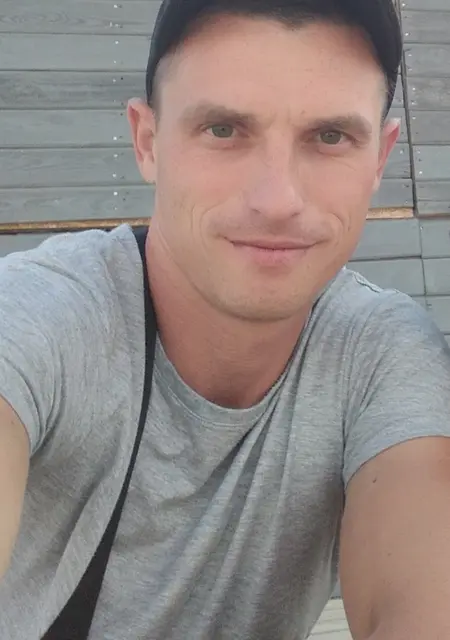 Саша з Мелітополя, шукаю на сайті знайомства без зобов'язань