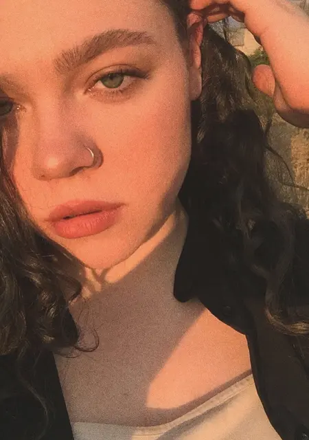 Я Дарья, 23, из Донецка, ищу знакомство для приятного времяпровождения