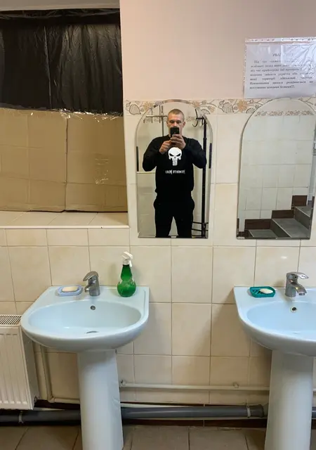 Влад из Никополя, мне 22, познакомлюсь для постоянных отношений