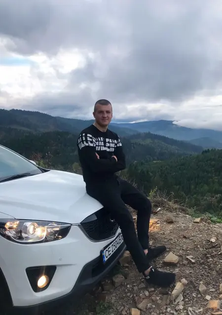 Я Макс, 27, из Черновцов, ищу знакомства без обязательств