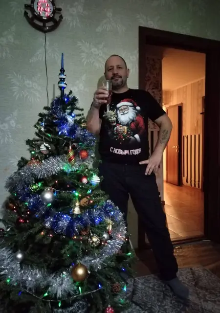 Леонид з Токмака, мені 45 років, познайомлюсь для вірт