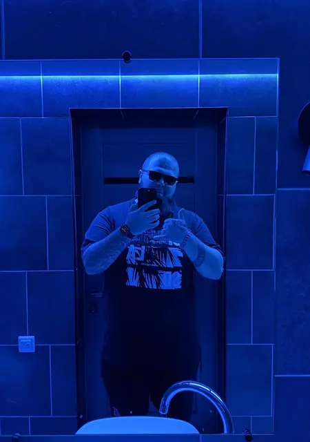 Я Vladislav, 24, знакомлюсь на одну ночь в Нюрнберге