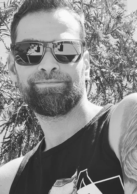 Soy Danny, 39 años, conociéndome para relación sin ataduras en Madrid